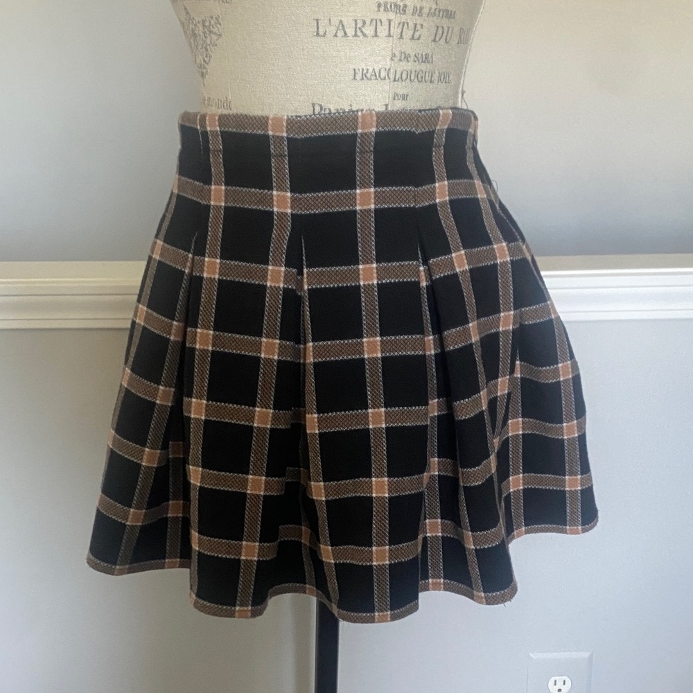 Forever 21 Blue and White Pleated Skater Mini Skirt